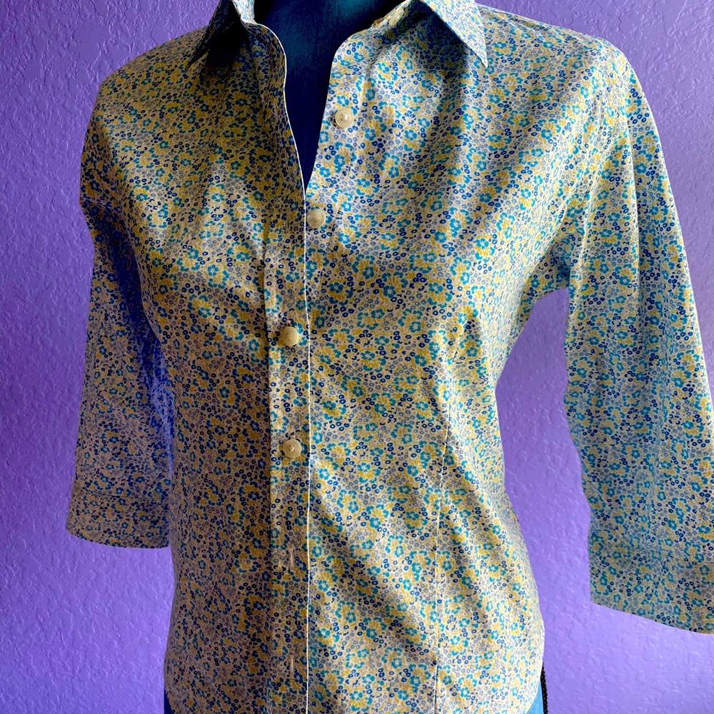 LL Bean Blue/White Collar floral button shirt